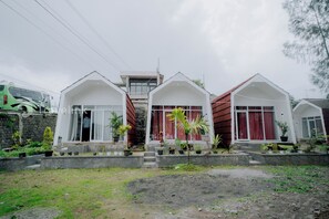 Exterior - Flamboyan Cabin By Travelink (Kejajar)