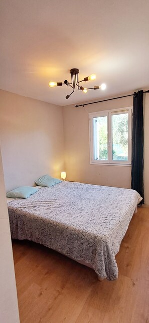 3 habitaciones, wifi gratis, ropa de cama y acceso para silla de ruedas