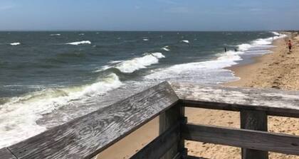 4-bedroom house in lovely Mashpee 5 minutes from beach