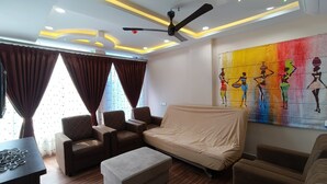 Living area - Ravila Grand Hotel (Hyderabad)