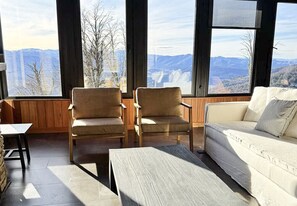 Télévision, cheminée