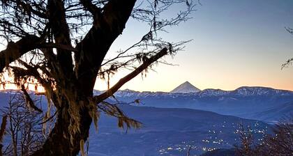 Confort and design: Ski in/out home with stunning views