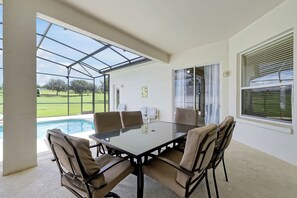 Dining - Spacious 4BR + Office Golf Villa, Private Pool, Near Disney/Universal & Beaches (Davenport)