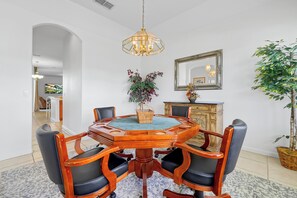 Dining - Spacious 4BR + Office Golf Villa, Private Pool, Near Disney/Universal & Beaches (Davenport)