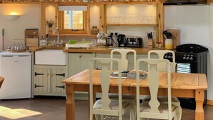 Private kitchen - 1 bedroom accommodation in South Walsham (South Walsham)
