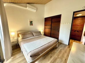 Desk, free WiFi, bed sheets
