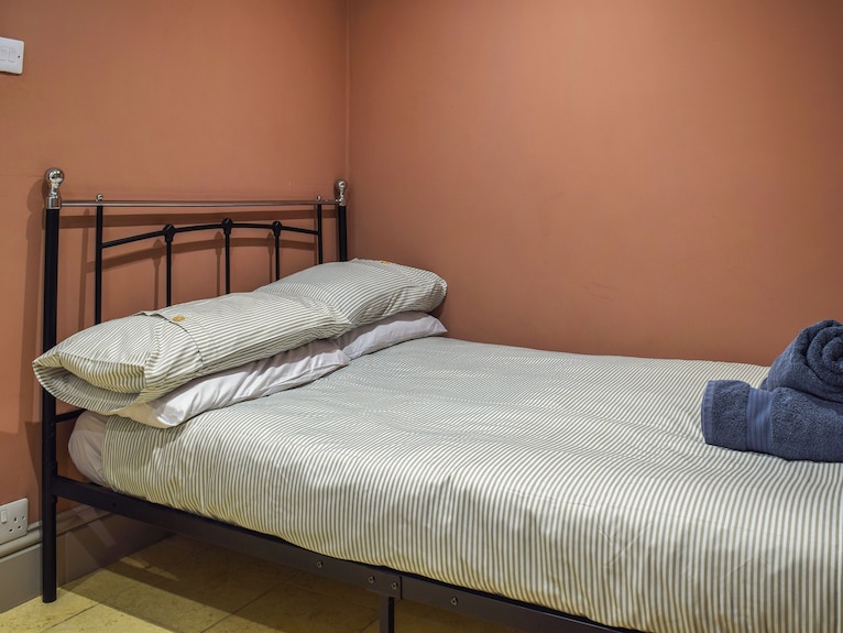 3 Bedroom Accommodation In Bourton On The Water - Stow-on-the-Wold