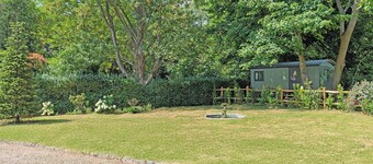 Rose Hut Hideaway - UK50233