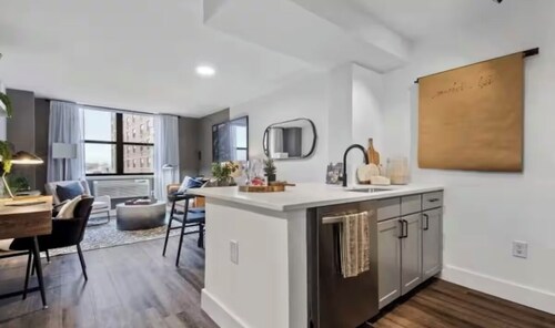 3-bed 2 bath condo in fabulous Hoboken with WiFi, AC, fitness room