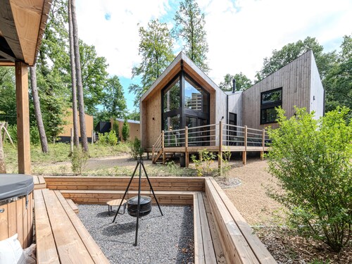 Maison au design unique dans un endroit calme