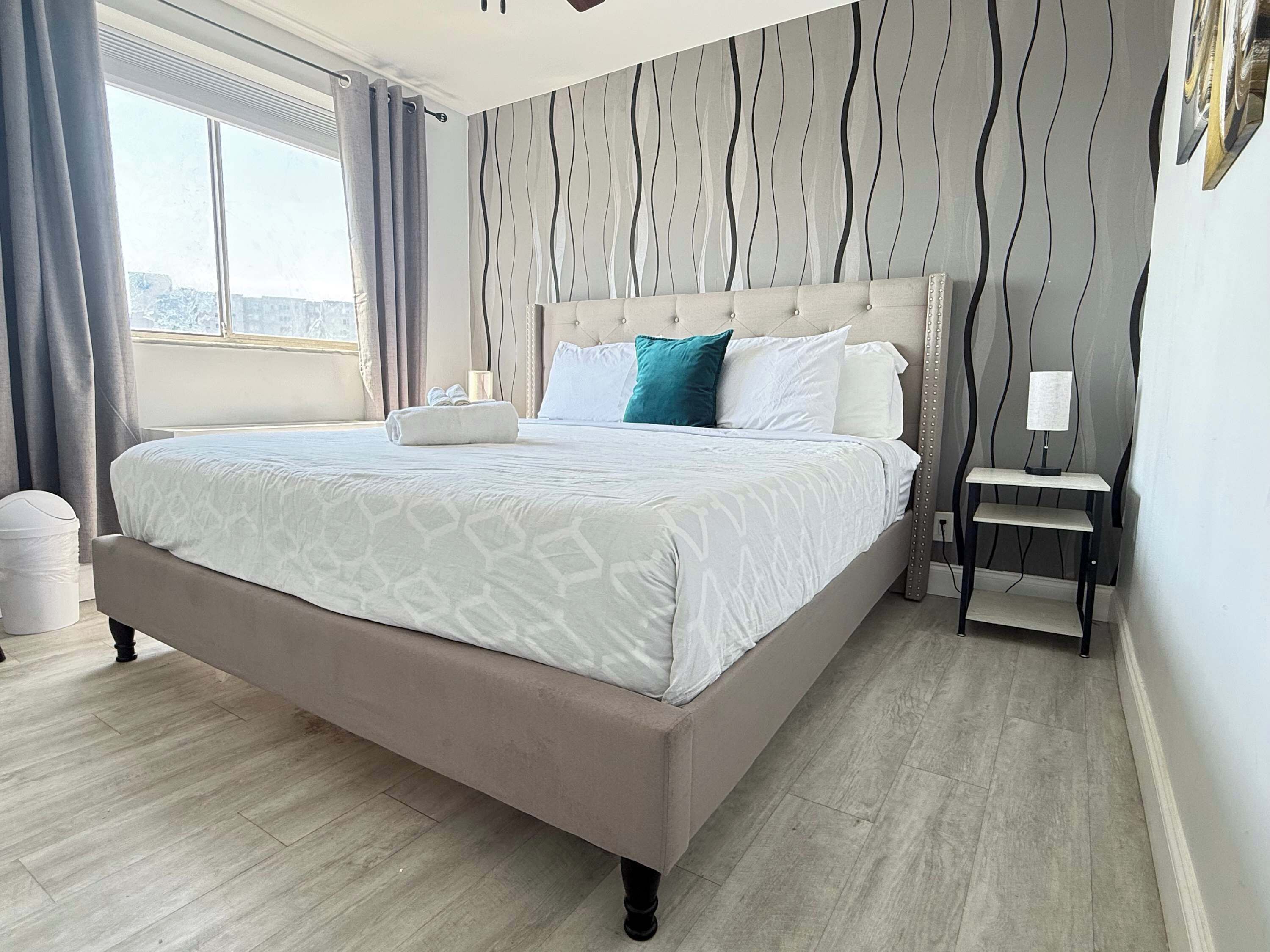 2 bedrooms, desk, iron/ironing board, WiFi