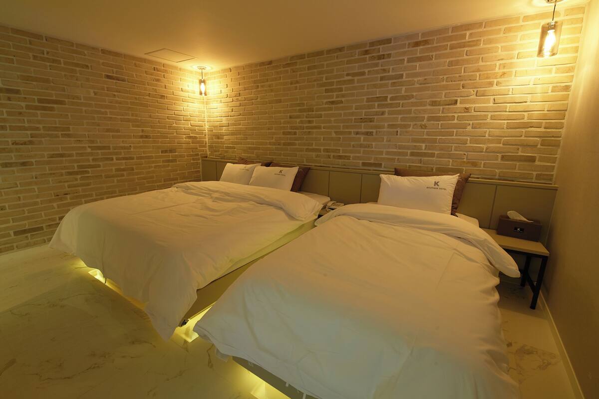 Wifi gratis y ropa de cama