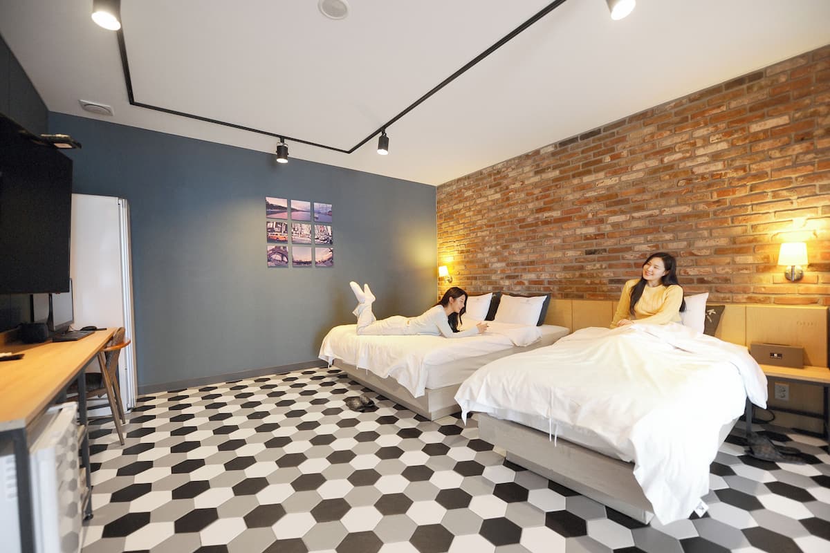 Wifi gratis y ropa de cama