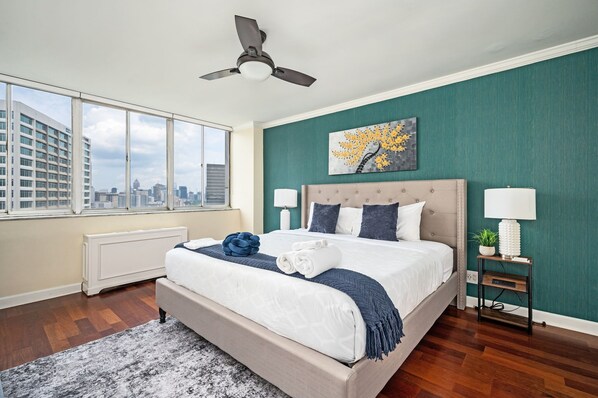 2 bedrooms, desk, iron/ironing board, WiFi