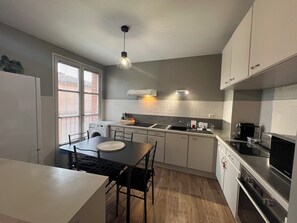 Fridge, microwave, oven, stovetop