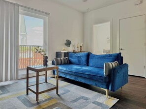 Een televisie en een kantoor