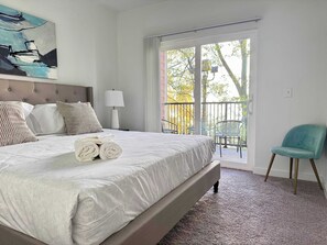 1 slaapkamer, een strijkplank/strijkijzer, wifi, beddengoed