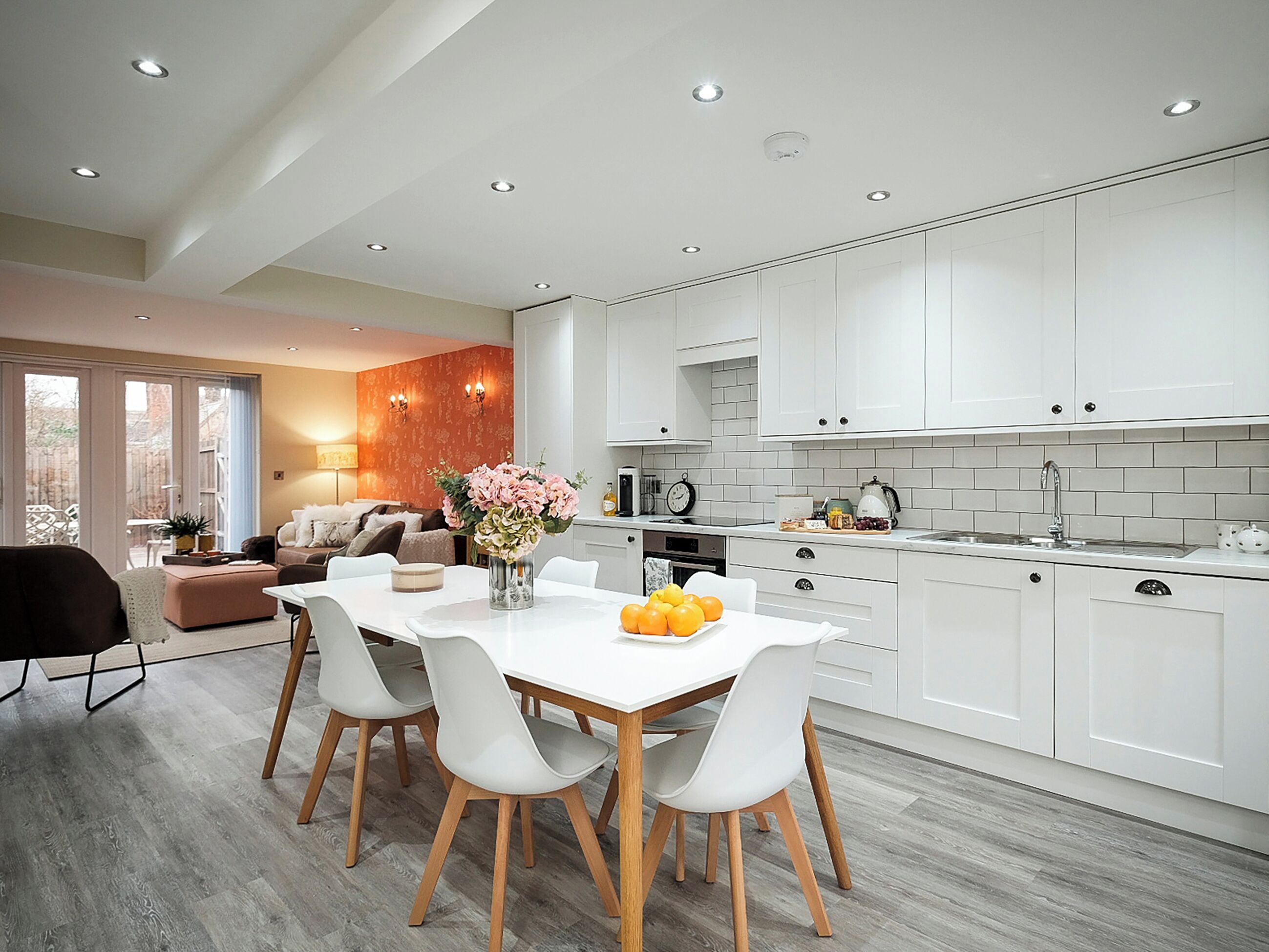 Lave-vaisselle, chaise haute