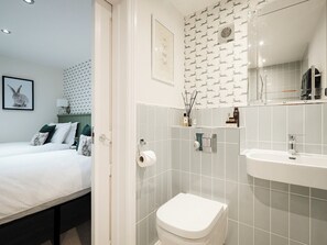 Towels - 3 bedroom accommodation in Much Wenlock (Much Wenlock)