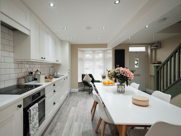 Dishwasher, highchair