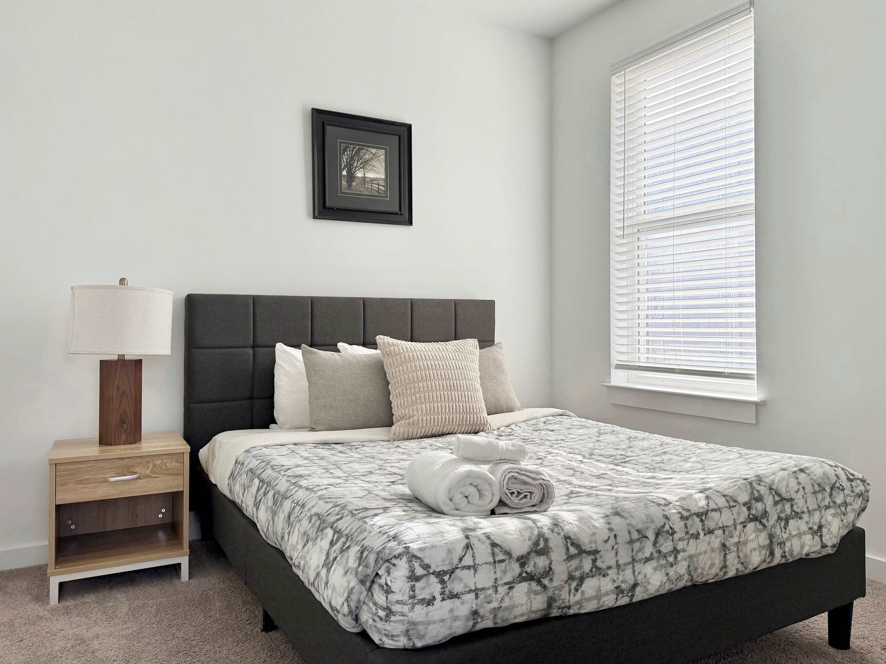 1 habitación, tabla de planchar con plancha, wifi y ropa de cama 