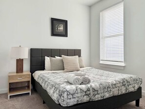 1 habitación, tabla de planchar con plancha, wifi y ropa de cama 