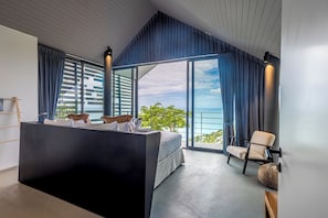 In-room safe, free WiFi, bed sheets