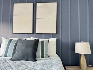 1 bedroom, desk, iron/ironing board, WiFi