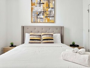 2 bedrooms, iron/ironing board, WiFi, bed sheets
