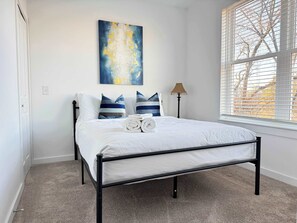 1 bedroom, desk, iron/ironing board, WiFi
