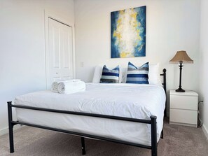 1 bedroom, desk, iron/ironing board, WiFi