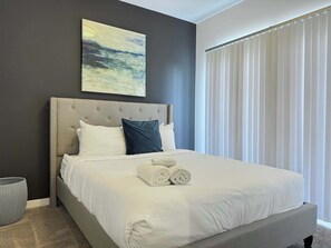 2 室のベッドルーム、アイロン / アイロン台、WiFi、ベッドシーツ