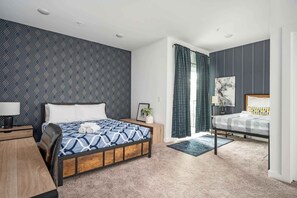 1 bedroom, desk, iron/ironing board, WiFi