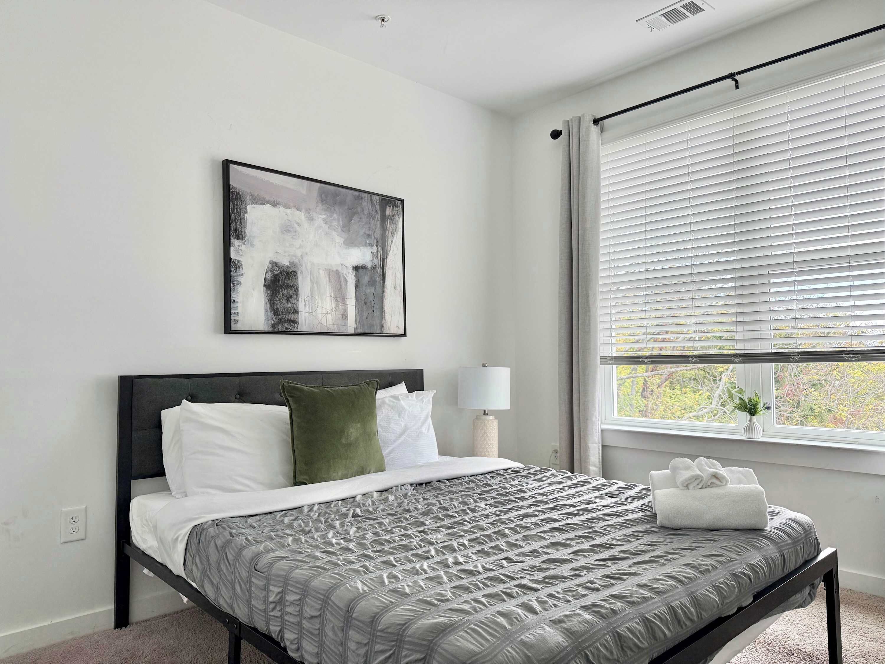 4 bedrooms, WiFi, bed sheets