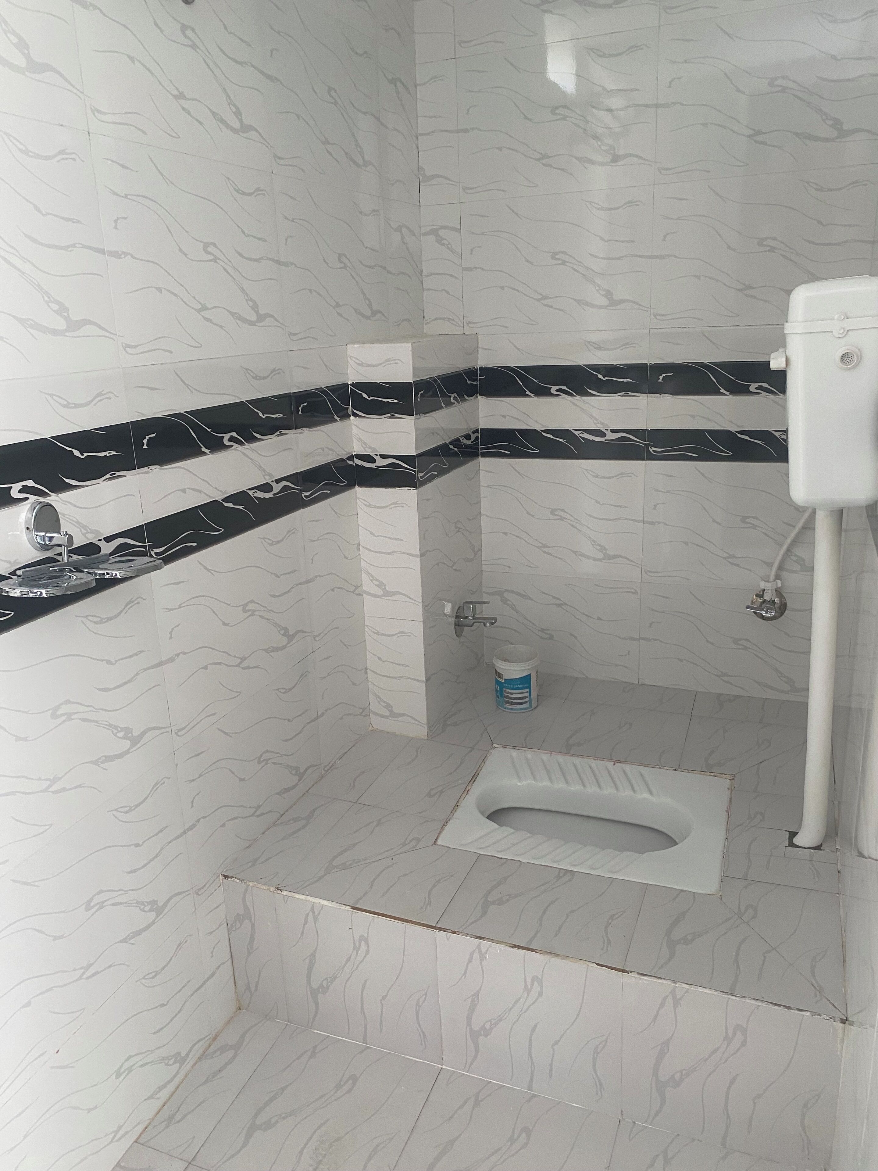 Basic Room, Balcony, City View | Bathroom | Combined shower/bathtub