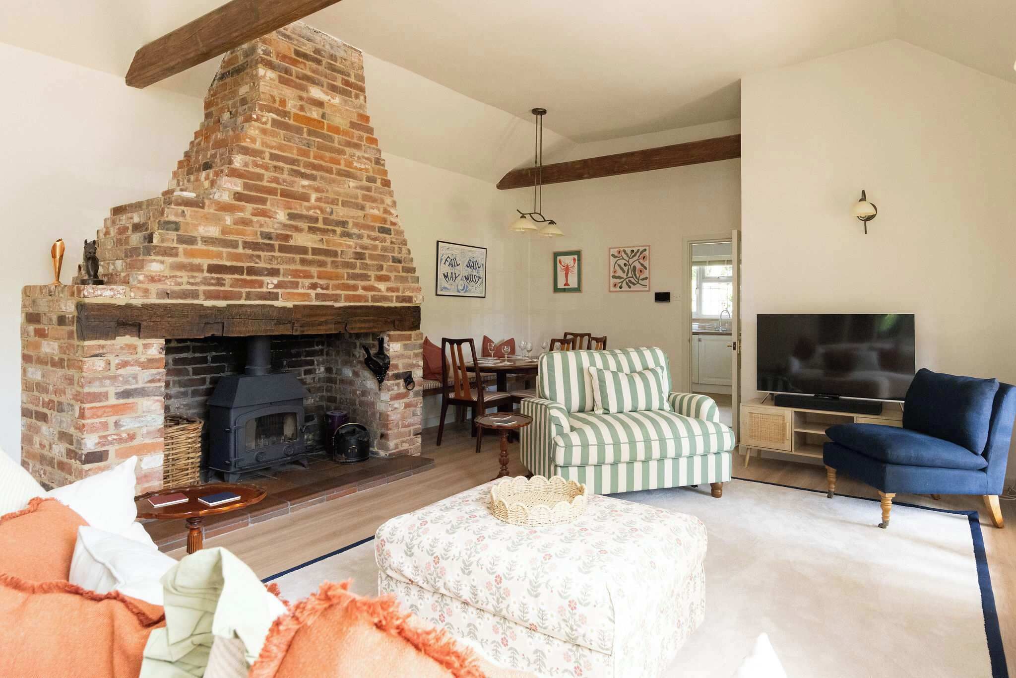 TV, fireplace, offices