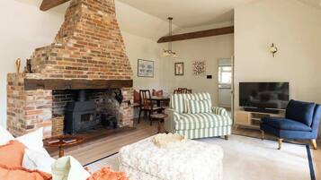 TV, fireplace, offices