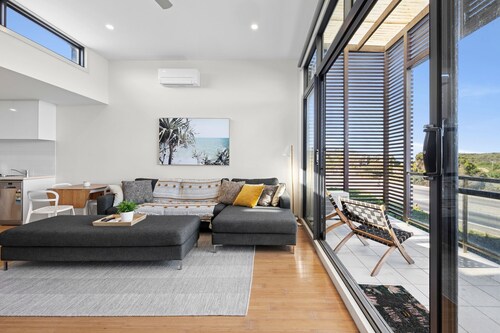 Inlet Apartment I Walk to beach, cafes and more