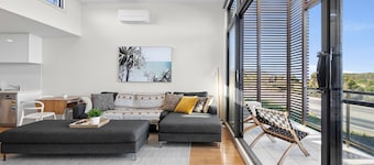 Inlet Apartment I Walk to beach, cafes and more