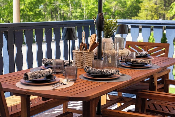 Outdoor dining