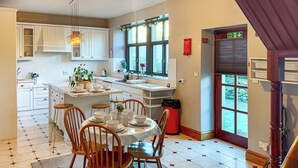 Dining - 2 bedroom accommodation in Hebden (Hebden)
