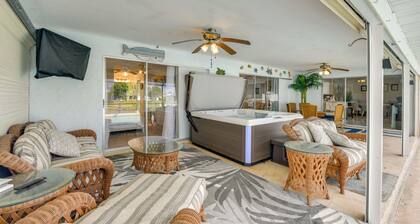 Fish, Swim & Relax: Canal-Front Port Charlotte Gem