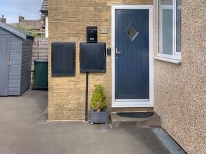 Exterior - 2 bedroom accommodation in Sutton-In-Craven, near Skipton (Sutton-In-Craven, near Skipton)