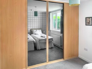 2 bedrooms, free WiFi