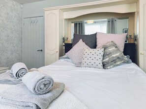 2 bedrooms, free WiFi - 2 bedroom accommodation in Sutton-In-Craven, near Skipton (Sutton-In-Craven, near Skipton)