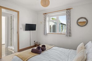 3 habitaciones, tabla de planchar con plancha, cuna de viaje y wifi 
