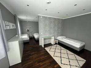 Huis, uitzicht op bergen