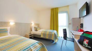 Comfort Twin Room, Mountain View | Desk, laptop workspace, free WiFi