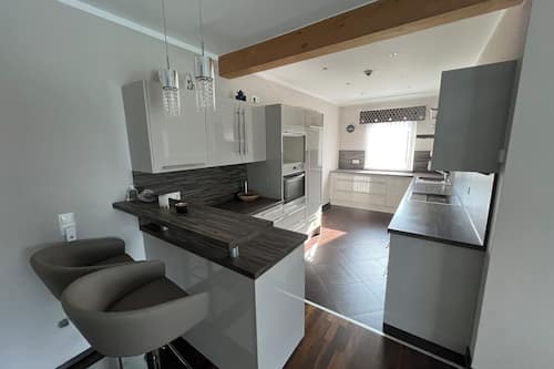 House, 2 Bedrooms, Mountain View | Private kitchen