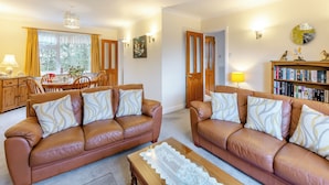 TV, fireplace - 2 steps to entrance. (Simonstone, near Hawes)
